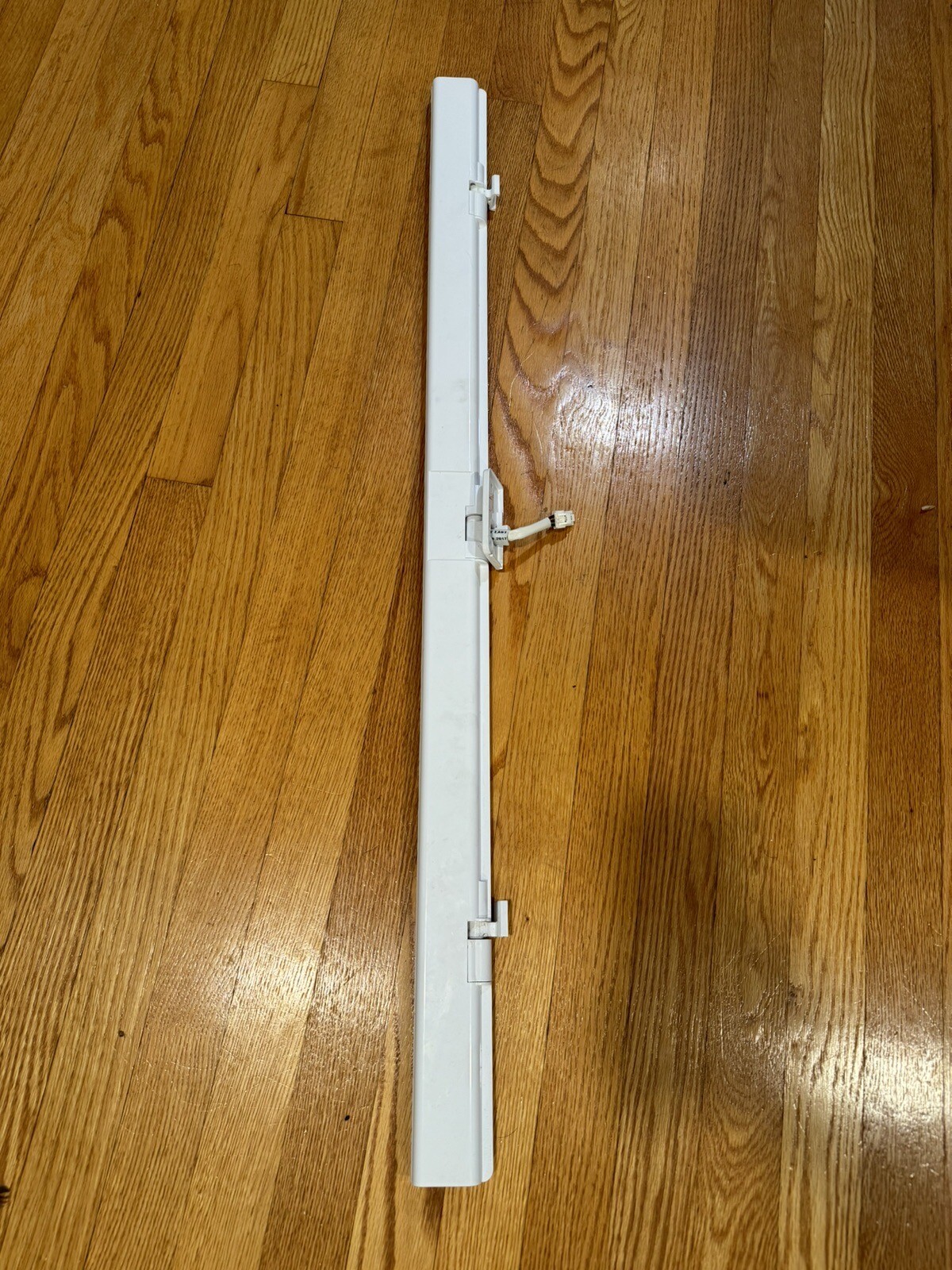 SAMSUNG REFRIGERATOR FLIPPER PART DA9712624A Broken On End See