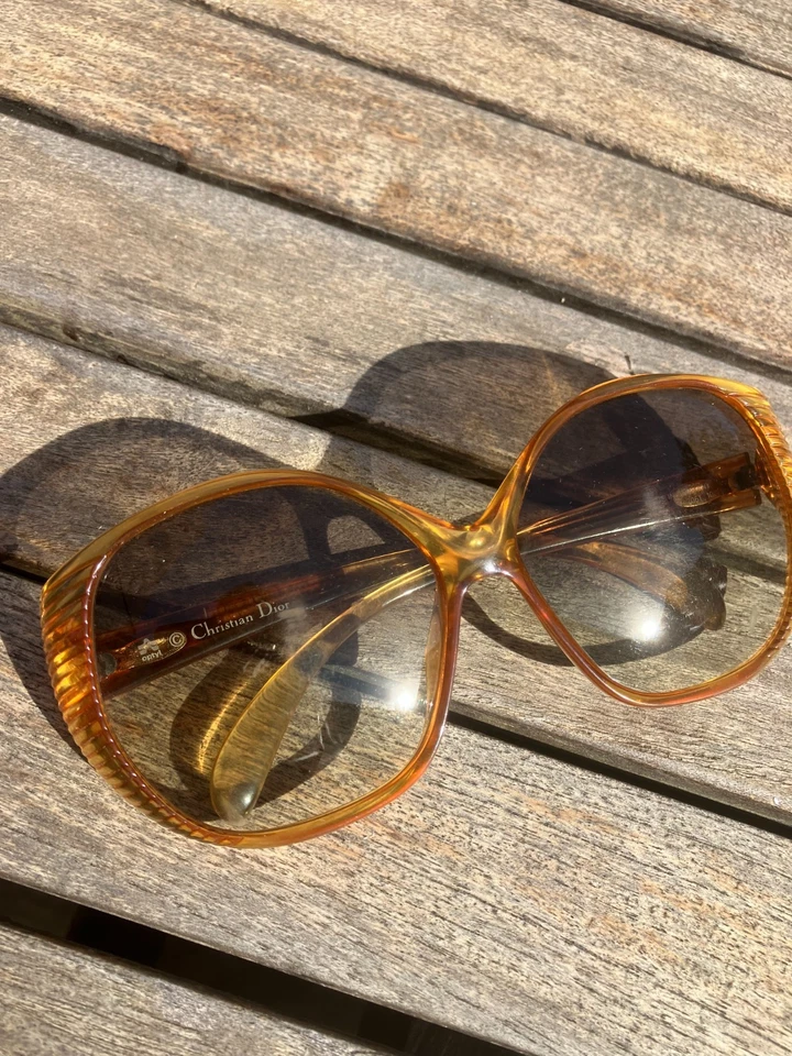 Lunette de Soleil Christian Dior FEMME  ANCIENNE VINTAGE SIGNE - Photo 2/4
