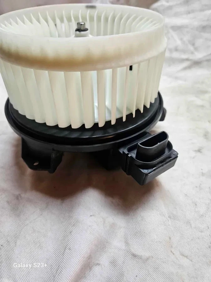Ventilador do motor ventilador AC aquecedor para 2011 2012-2018 Dodge Ram 1500 2500 3500 25770668 - Imagem 2 de 4