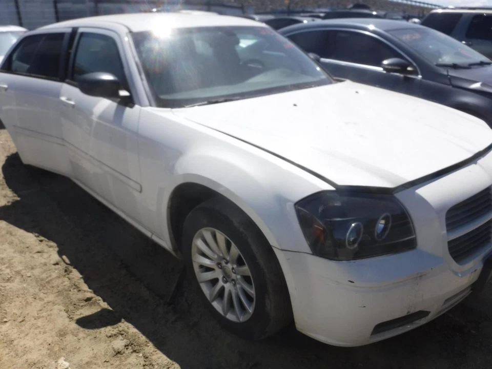 Conjunto de faros izquierdos usados se adapta a: Dodge Magnum 2006 fondo oscuro grado izquierdo Foto 4 de 4