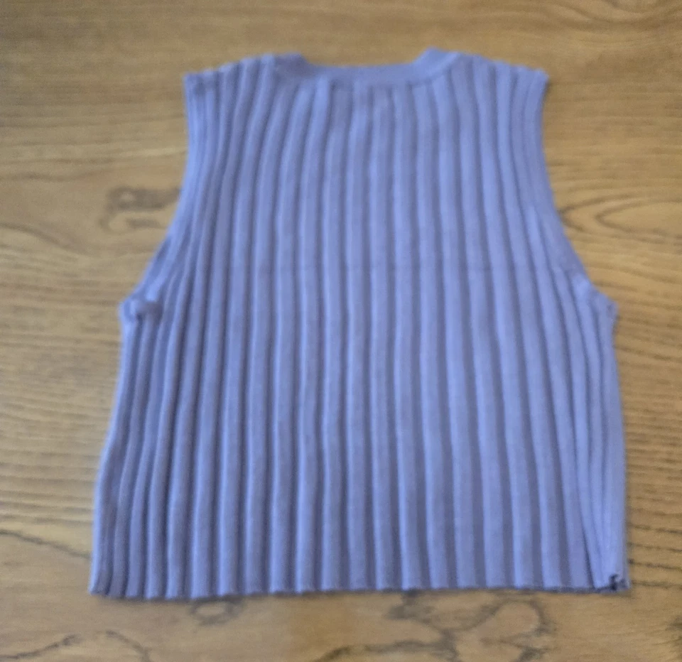 Regata feminina nova com etiquetas By Together Mauve com nervuras cropped tamanho médio - Imagem 2 de 3