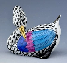 🦋 MINT HEREND Swan Black Fishnet Bird Figurine ($420 Retail)