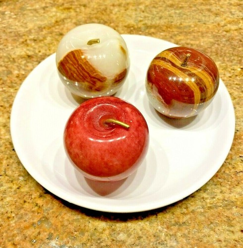 MARBLE APPLES, SMALL, THREE (3) MADE IN PAKISTAN, METAL STEMS, RED AND BROWN - Picture 4 of 12