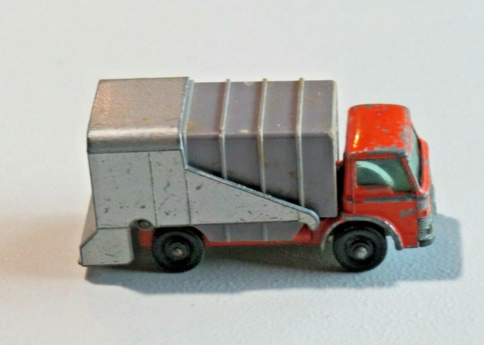 Lesney Matchbox Refuse Truck No. 7 Orange Grey Dumper 1966 England Original 8712 - Image 2 of 4