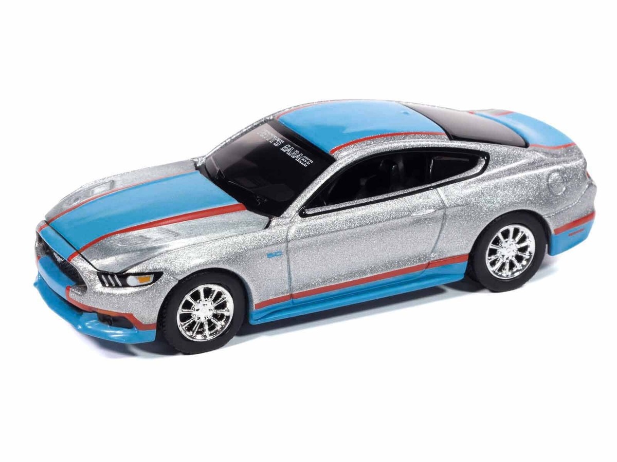 2017 FORD MUSTANG GT TRIBUTE ED. PETTY'S GARAGE 1/64 AUTO WORLD