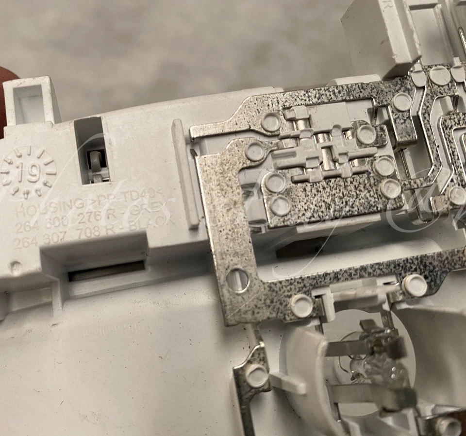 Потолочный свет внутренний задний DACIA DUSTER, CAPTUR II, Megane4 264600276R - Изображение 3 из 3