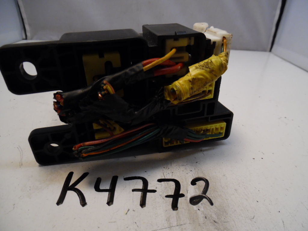 0306 HYUNDAI ELANTRA 911052D211 MAIN WIRING ASSEMBLY RELAY UNIT