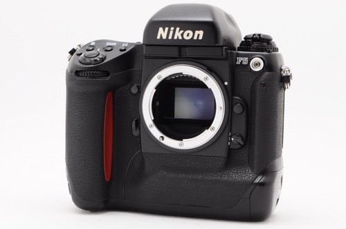 Poignée côté droit pour Nikon FA- Right hand grip for Nikon FA 35 mm camera