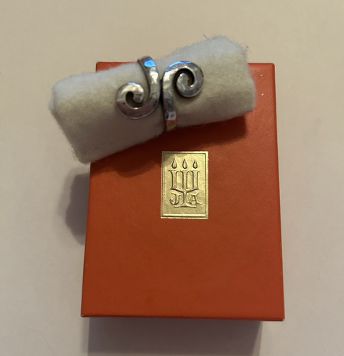 James Avery Hammered Swirl Ring Size 6