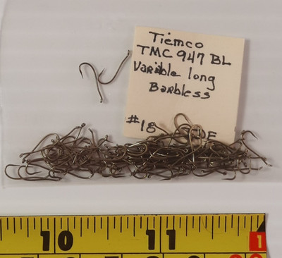 97 Tiemco TMC #947BL size 18 Variable Long Barbless Dry Fly Tying Hooks D