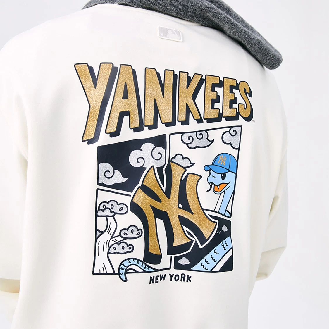 Printed Pattern Solid Color Loose Fit Crewneck Warm Sweatshirt Unisex Cream