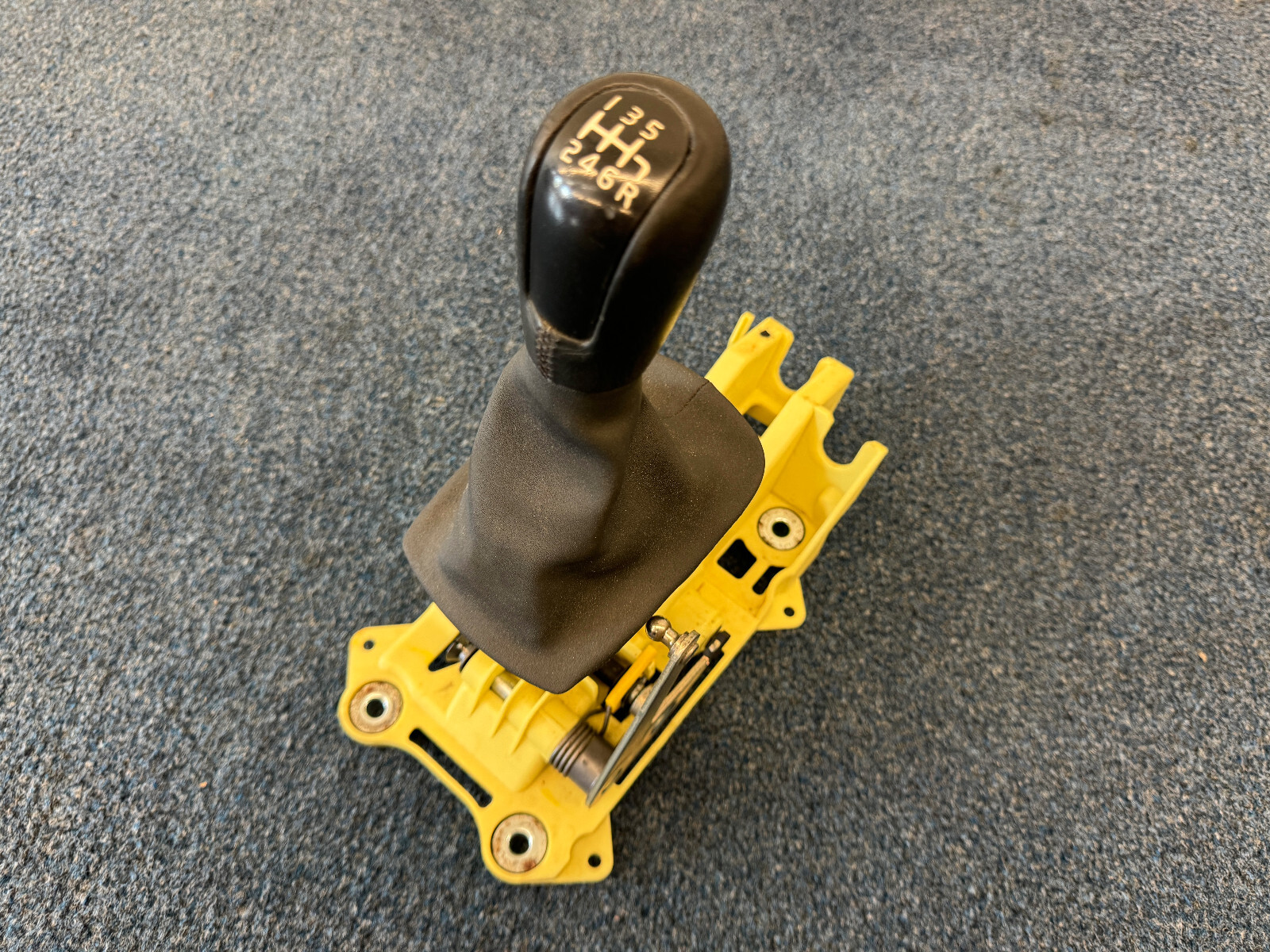 Volvo 6 Speed Manual Floor Shifter Assembly 31280764 for C30 C70  