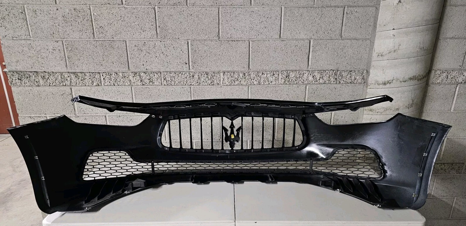 2014-21 Maserati Ghibli M157 Genuine Front Bumper w/Grille (NO SHIPPING)