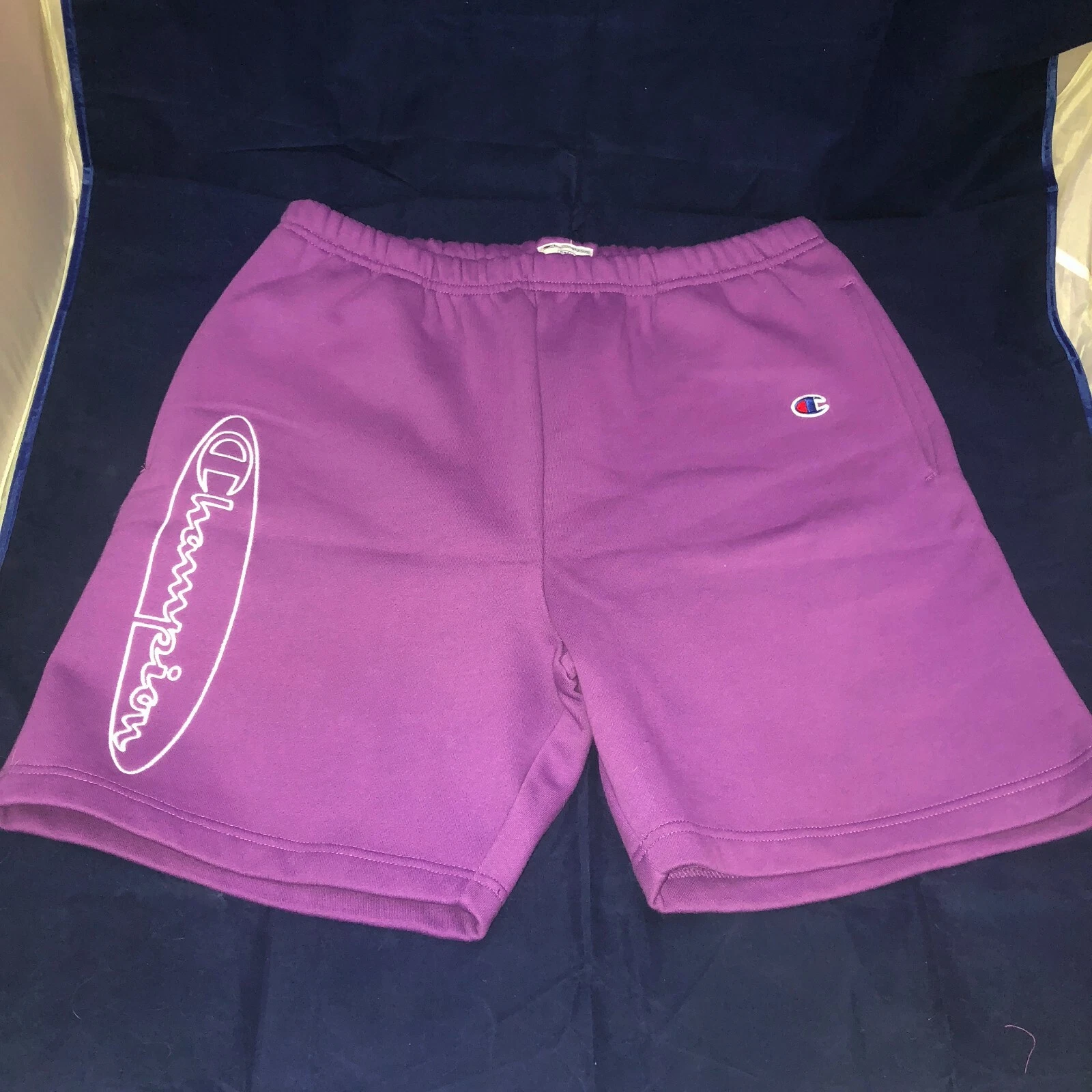 Supreme Champion Outline sueur courte violet taille petite en main livraison rapide