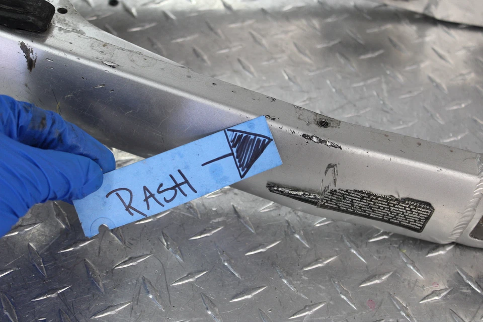 Kawasaki KLR650 2008 basculante trasero suspensión trasera brazo oscilante erupción Foto 3 de 4