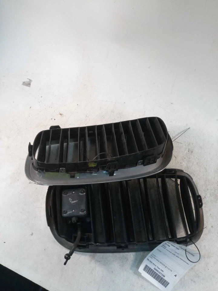 Parrilla superior central montada para BMW X6M 15-19 410197 Foto 3 de 3