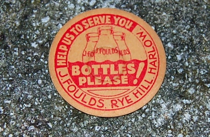 milk bottle : lovely old cardboard cap " Foulds of Harlow " dairy - Image 1 of 1
