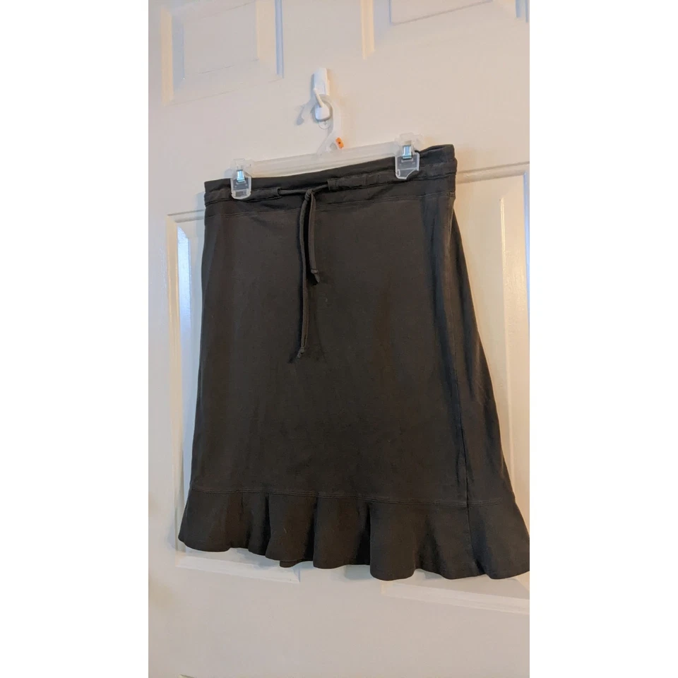 Horny Toad Dark Green Athleisure Skirt with Ruffle Bottom, Small, Drawstring - Image 3 of 4