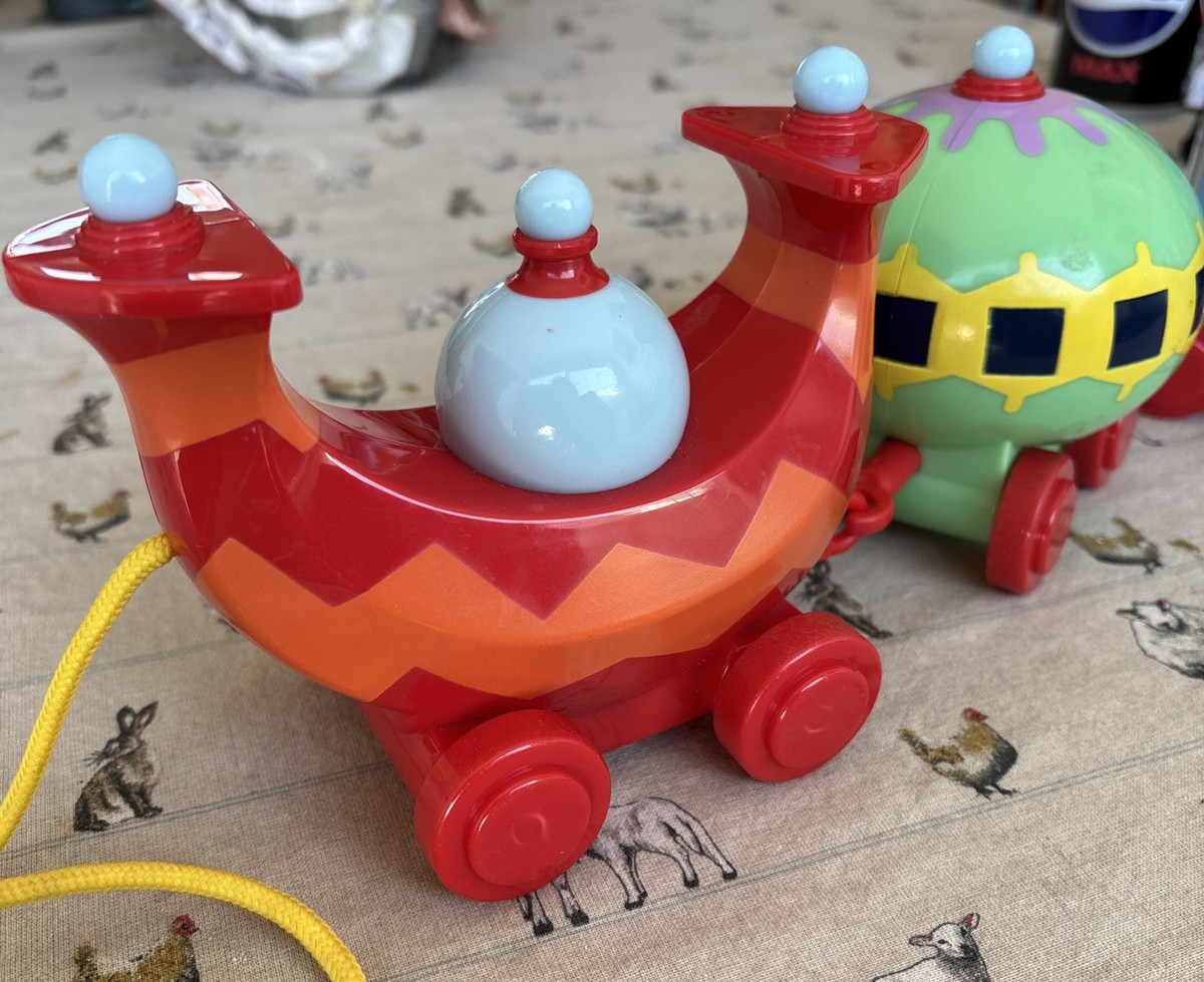 nuinui-chikuchikuライトトラップ In The Night Garden Ninky Nonk Pull Along Toy Train CBeebies and