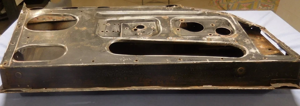 JAGUAR E TYPE (XKE) LEFT SIDE DOOR - Image 3 of 4