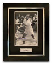 ROD LAVER HAND SIGNED FRAMED PHOTO DISPLAY - TENNIS AUTOGRAPH.