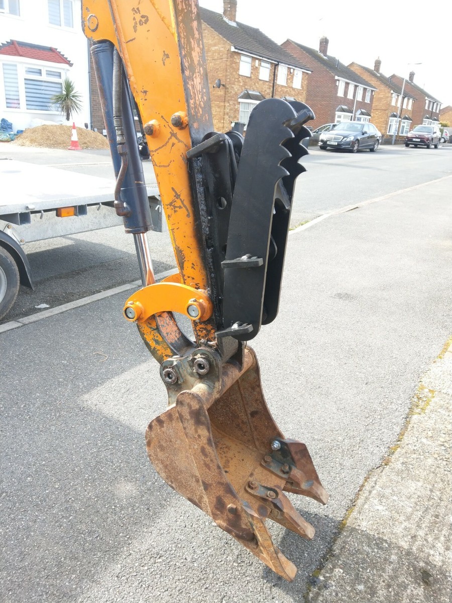 Noleggio Micro Escavatore Da 12 Quintali A Treviso | Elevate - Foto 6