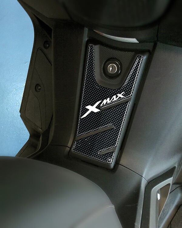 Labelbike Adesivi Resina 3D Paraspigoli Per Moto, Compatibili Con YAMAHA XMAX 2010-2013, 2 Pezzi, Antigraffio E Impermeabili, Made In Italy
