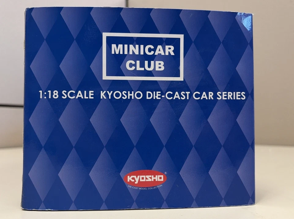 Kyushu 09001S Mercedes Benz CLK carro modelo prata fundido escala 1/18 - Imagem 3 de 4