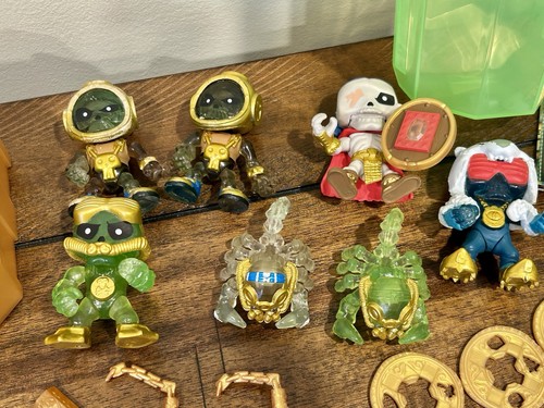 Treasure X Lot - Figures, Aliens, Accessories, Gold Coin - 60+ Items - Picture 4 of 12