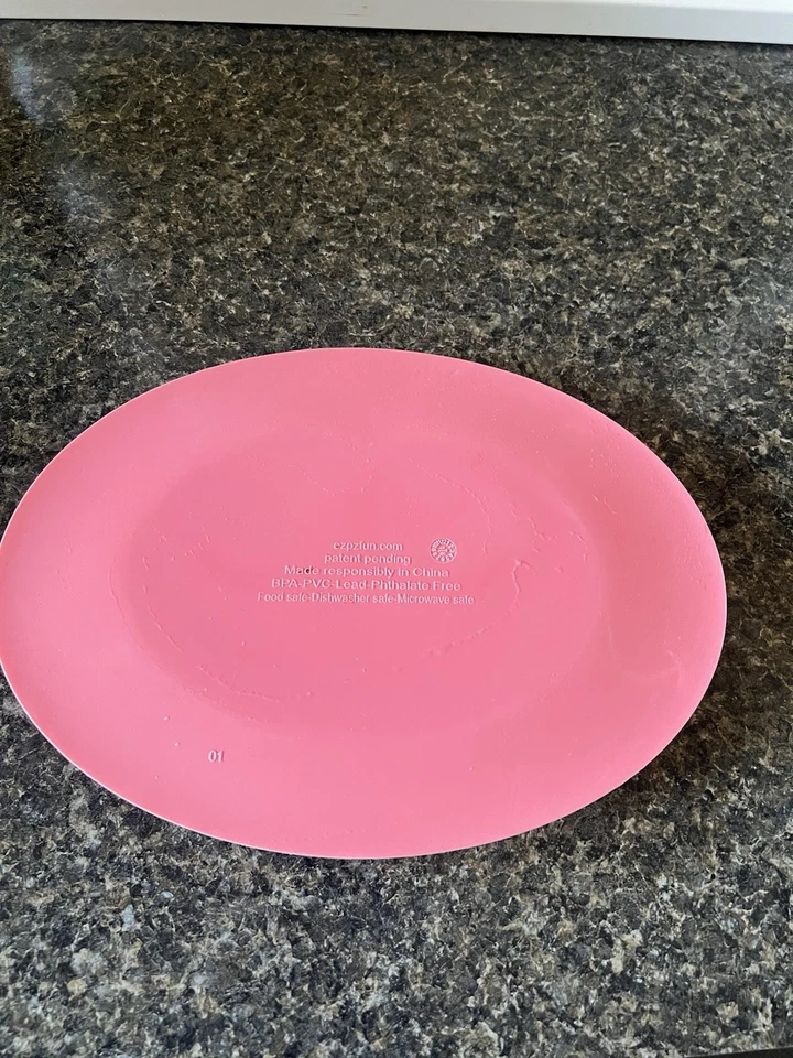 EZPZ Mini Mat (Coral) Placa de succión + Mantel individual Silicona de grado alimenticio, libre de BPA Foto 2 de 2