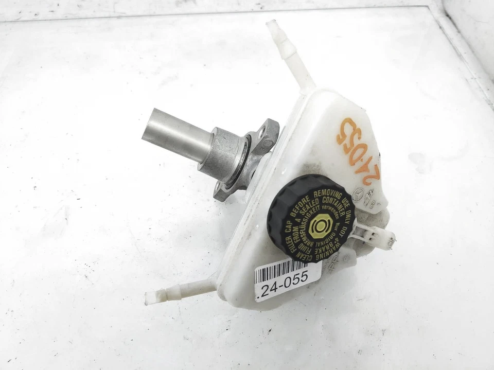 2015-18 Mercedes-Benz C300 2.0L Brake Master Cylinder & Reservoir 205-430-00-01 - Image 2 of 4