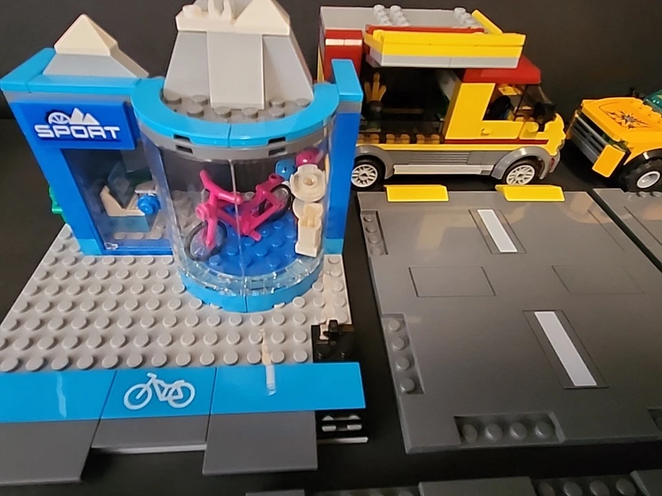 Lego City Pieces And Shang Chi Bundle! - Image 2 of 4