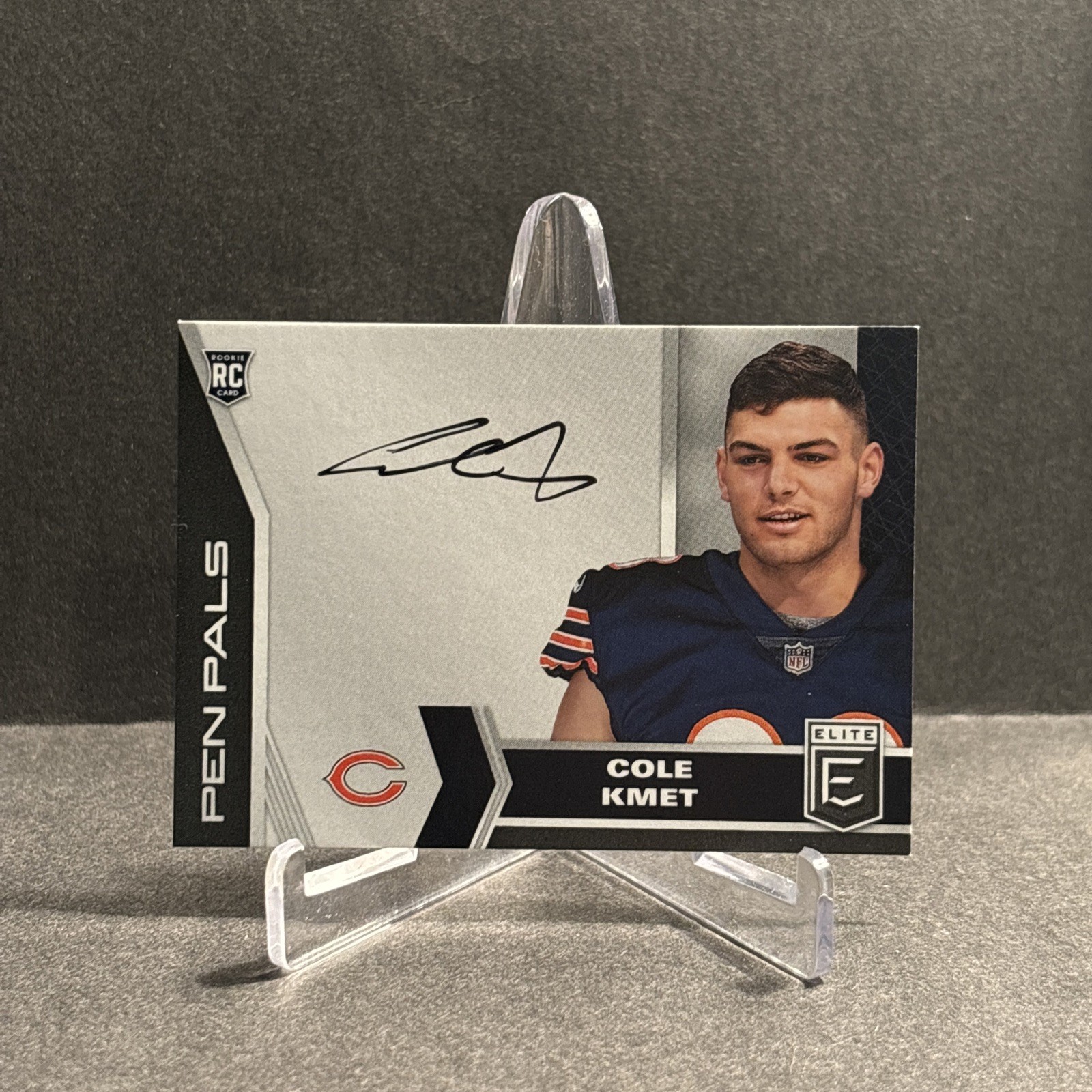 2020 Donruss Elite Cole Kmet Rookie Pen Pals Black Auto #28 Bears