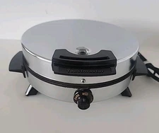 Vintage Toastmaster Waffle Iron Maker Baker Non Stick Chrome 252C Round TESTED