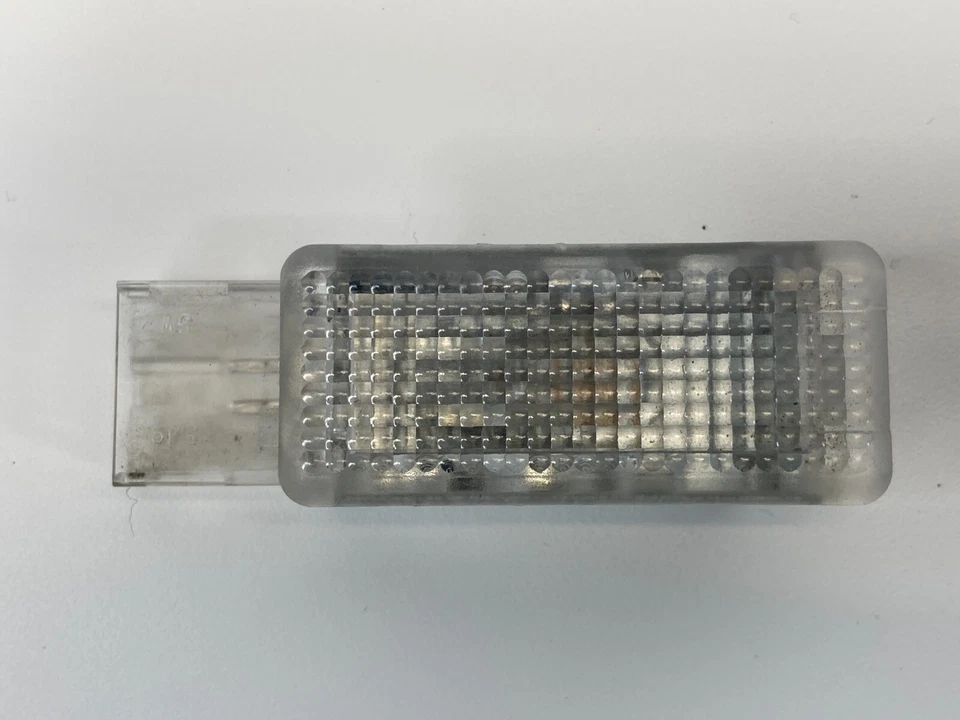 2006 Volkswagen GTI Interior Rear Trunk Luggage Light Lamp 6L0947415 OEM Foto 2 de 4