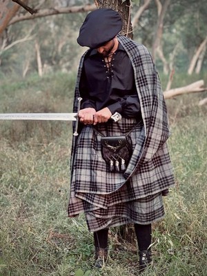 Scottish Great Kilt 16th Century Outlander Wool Tartan Kilt 50+ Tartans