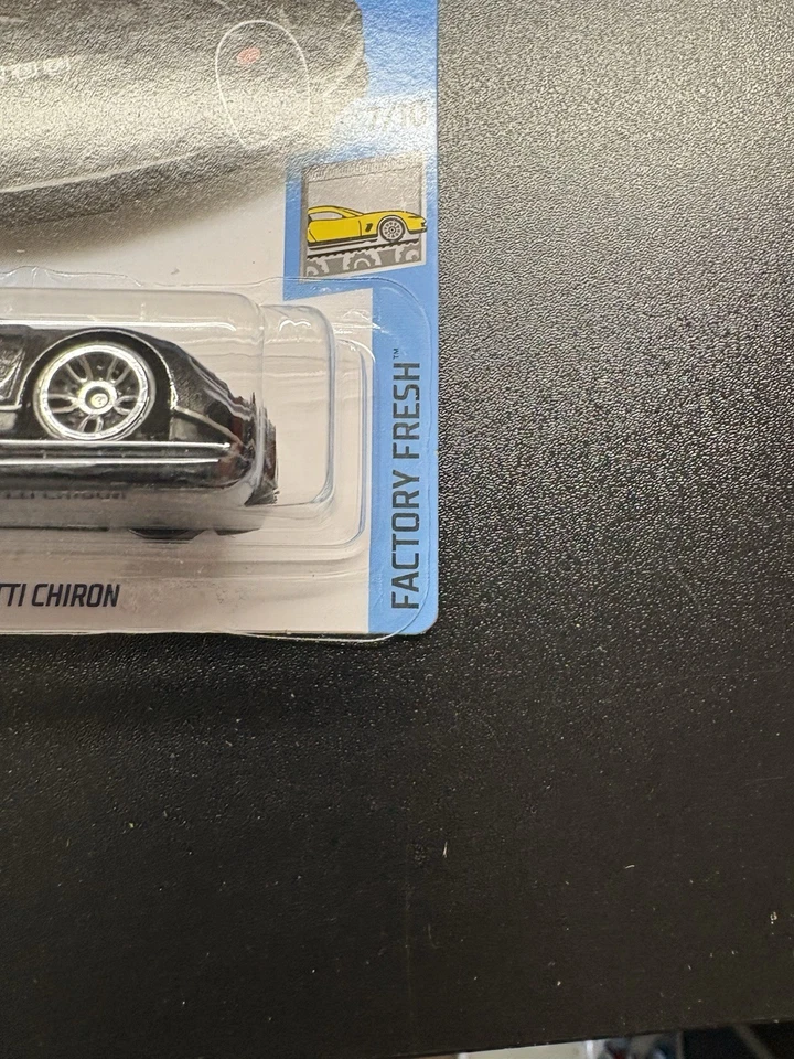 Hot Wheels 16 Bugatti Chiron Lote de 4. 2 Negro 2 Azul Foto 4 de 4