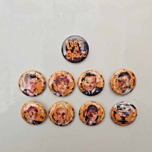 LOST IN SPACE Vintage / Rare 1970s Pinback Buttons Complete Set Of NINE PINBAXX!