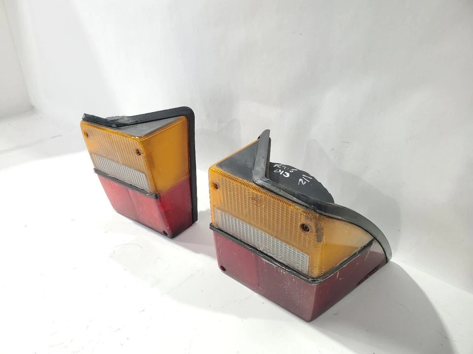 Par de lámparas traseras SAAB 900 1981 1993 con capa transparente ligeramente pelado Foto 2 de 4