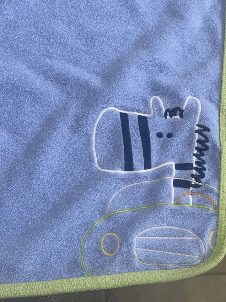 Детское одеяло Carters из синего флиса с вышивкой зебра всего один год - Изображение 3 из 4
