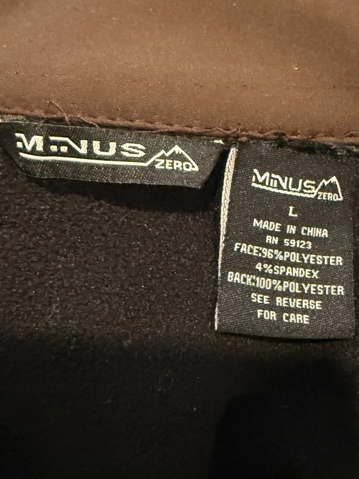 Chaqueta para hombre Minus Zero Soft Shell cremallera frontal marrón negra cremallera bolsillo frontal talla Lg Foto 4 de 4