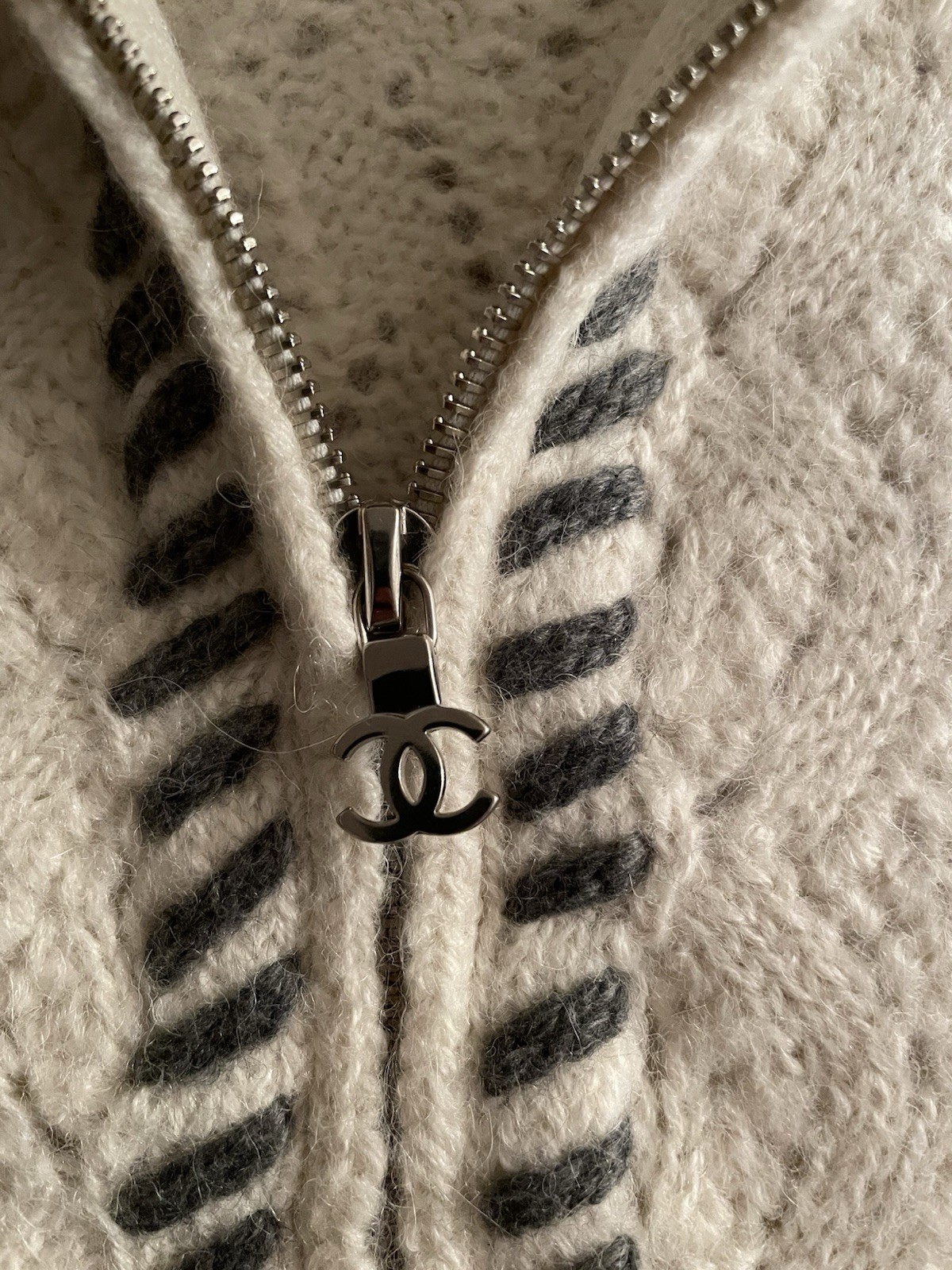 Chanel Ladies Cardigan Sweater with Zip, Size 44 image 10