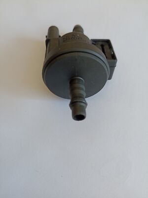 Original Opel GM Ventil Entlüftungsventil Verdampfungskontrolle Adam Astra Corsa