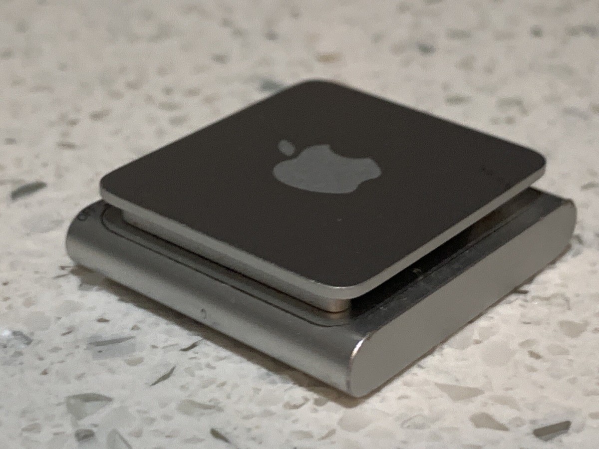 Apple iPod shuffle 4th Generation A1373 Silver (2GB) RARE Apple iPod shuffle 4th Generation A1373 Silver (2GB) RARE