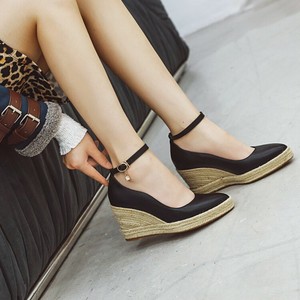 pointed toe espadrilles