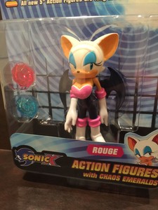 rouge the bat figure