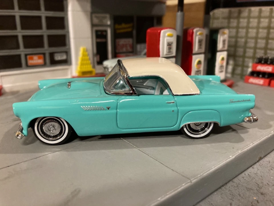 1955 Ford Thunderbird with Removable Hardtop, 1:43 scale, New in Box, T-Bird - Image 3 of 4