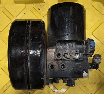 K049196 Bendix Air Dryer and Reservoir - AD-IS Air Dryer