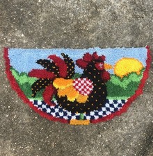Vintage 1970s CHICKEN ROOSTER Latch Hook Wall Hanging Rug 34  x 18  Cottage Core