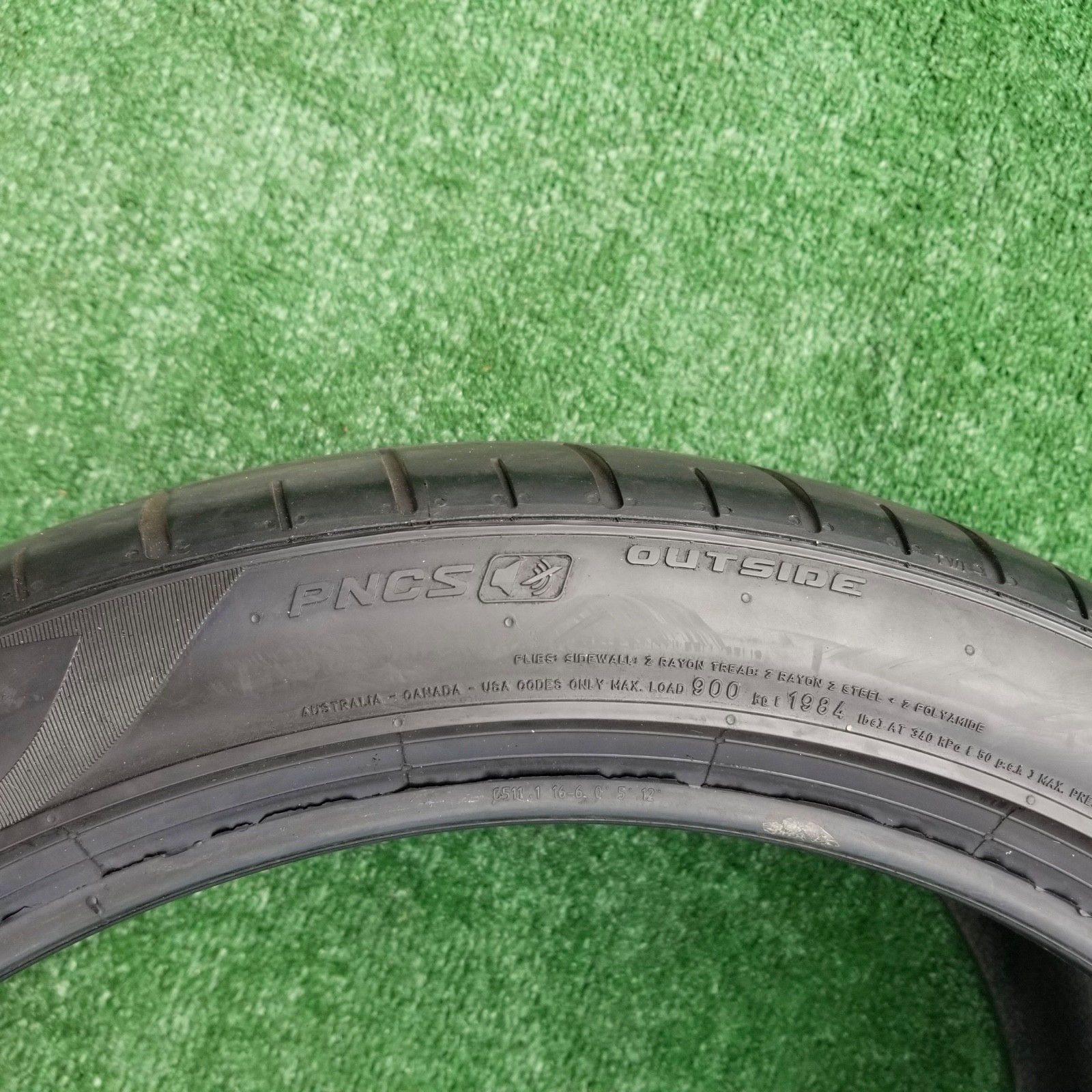 285/35R20 Pirelli P Zero PZ4 Tires 285/35ZR-20 285/35ZR20 PNCS MC McLaren 50%